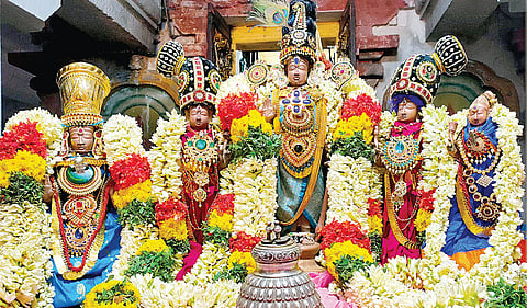 கண்நோய் நீக்கும் மணிமங்கலம்  ராஜகோபால சுவாமி