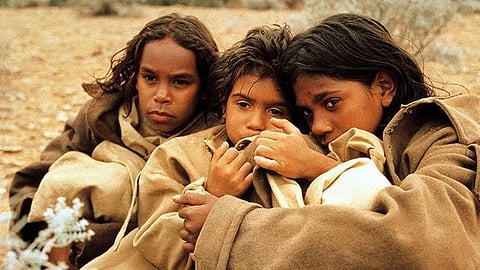 Rabbit Proof Fence: பழங்குடிச் சிறுமிகளின் நீண்ட பயணம் | சினிமாவும் அரசியலும் 17