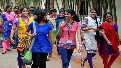 உயர் கல்வியில் முன்னேறும் தமிழகப் பெண்கள்!