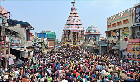 மாசி மகத்தையொட்டி கும்பகோணம் ஆதிகும்பேஸ்வரர் கோயிலில் திருத்தேரோட்டம்!