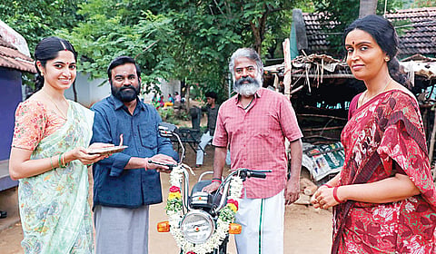 குஷி ரவி, செல்வராகவன், சதீஷ், கவுசல்யா.