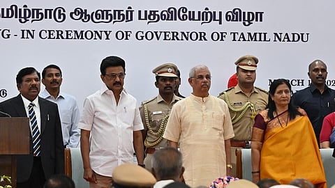 தமிழகப் பொறுப்பு ஆளுநராக ஆர்.வி.அர்லேகர் பதவியேற்பு: உயர் நீதிமன்ற தலைமை நீதிபதி பதவிப் பிரமாணம் செய்து வைத்தார்
