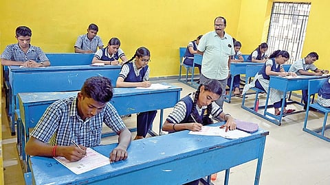 10, +2 மாணவர்கள் விடைத்தாள் நகலை 3 மாதத்துக்குள் பெறலாம்! - ஆர்டிஐ சொல்வது என்ன?