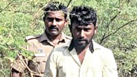 கொலை நடந்த பகுதிக்கு தர்ம முனீஸ்வரனை போலீஸார் அழைத்துச் சென்று விசாரணை நடத்தினர்.