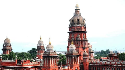 ரயிலில் ரூ.4 கோடி பணம் பறிமுதல் விவகாரம்: நயினார் மீது வழக்குப் பதியக் கோரி திமுக மனு