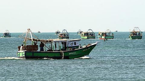தமிழக மீனவர்கள் 7 பேர் இலங்கை கடற்படையால் சிறைபிடிப்பு
