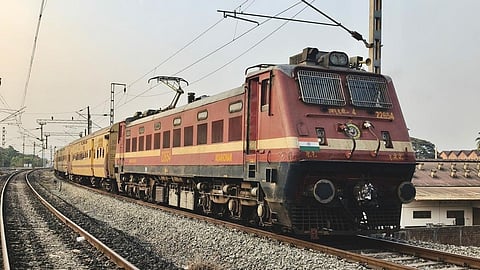 கோடை விடுமுறை கூட்ட நெரிசலை சமாளிக்க சப்தகிரி உள்பட 6 விரைவு ரயில்களில் கூடுதல் பெட்டி இணைப்பு