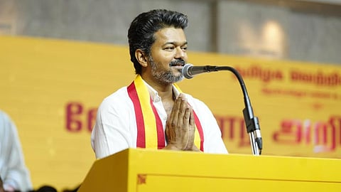 சட்டப்பேரவைத் தேர்தல் சுவாரஸ்யம்: ஜெ. பாணியில் இரண்டு தொகுதிகளில் போட்டியிடும் விஜய்
