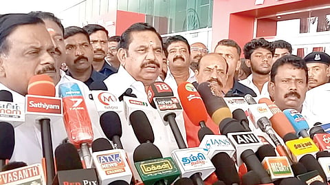தூத்​துக்​குடி வி​மான நிலை​யத்​தில் அதி​முக பொதுச்​செய​லா​ளர்​ பழனி​சாமி செய்​தி​யாளர்​களுக்​கு பேட்​டியளித்தார்.