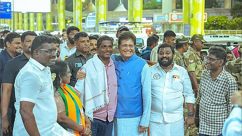 ஈரானில் தவித்த 345 மீனவர்கள் மீட்பு