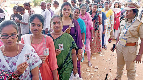 புதுச்சேரியில் 90% வாக்குப்பதிவு: வரலாறு காணாத வகை​யில் அசாமில் 85%, கேரளாவில் 78% பதிவானது