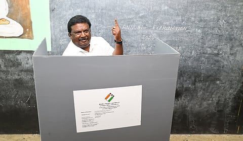 அமைச்சர் சிவசங்கர் 