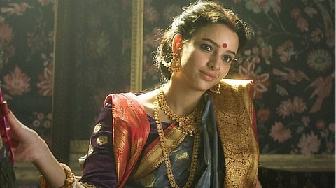 Bulbbul: பலீவனப்படுத்தும் சமூகத்தைப் பந்தாடும் புல்புல் | திரை தேவதைகள் 15