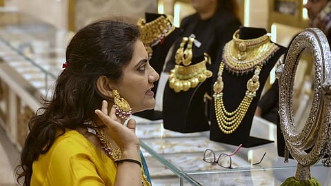 2-வது நாளாக தங்கம் விலை சரிவு: இன்றைய சந்தை நிலவரம் என்ன?