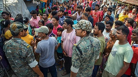 மேற்குவங்கத்தின் 15 வாக்குச் சாவடிகளில் மறுதேர்தல்: திரிணமூல்-பாஜக தொண்டர்கள் மோதல்