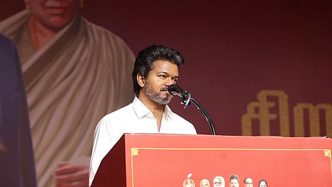 சட்டப் பிரச்சினைகளை எதிர்கொள்ள திமுக, அதிமுகவுக்கு இணையாக தவெக வழக்கறிஞர் அணியை பலப்படுத்த விஜய் திட்டம்