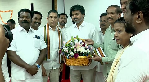கூட்டணி அறிவிப்புக்குப் பின் தவெக தலைவர் விஜய்க்கு காங்கிரஸ் தலைவர்கள் நேரில் வாழ்த்து