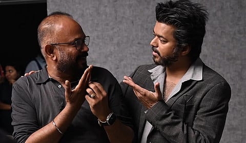 நல்லவங்கள ஆண்டவன் சோதிப்பான் கைவிட மாட்டான்: வெங்கட் பிரபு
