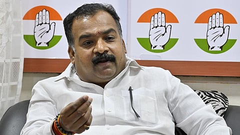 “விஜய்யை வீழ்த்த ஒன்றிணையும் வாழ்நாள் எதிரிகள்” - மாணிக்கம் தாகூர் கடும் தாக்கு