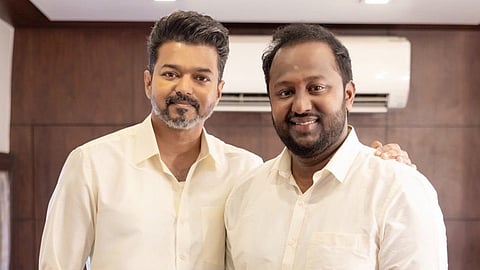 விஜய் உடன்&nbsp;ஜெகதீஷ் பழனிசாமி