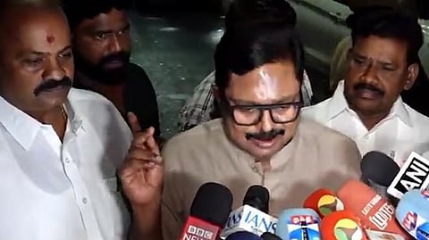 “அமமுக எம்எல்ஏ ஆதரிப்பதாக போலி கடிதத்தை ஆளுநரிடம் வழங்கியது தவெக” - காமராஜ் உடன் தினகரன் பேட்டி