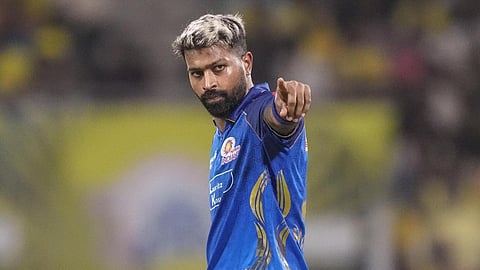 இன்ஸ்டாவில் மும்பை அணியை ‘அன்ஃபாலோ’ செய்தாரா ஹர்திக் பாண்டியா? - சலசலப்பும் பின்னணியும்