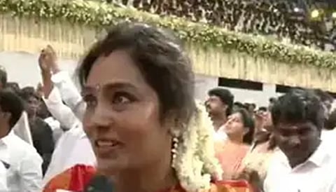 புதிய வரலாறு படைத்திருக்கிறார் முதல்வர்: மு.க.அழகிரி மகள் கயல்விழி கருத்து