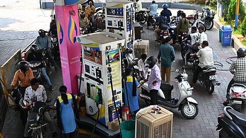 பெட்ரோல், டீசல் விலை உயர்கிறதா? - அதிரடி நடவடிக்கைகளை தீவிரப்படுத்தும் மத்திய அரசு