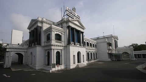முருகானந்தம், உதயச்சந்திரன் உள்ளிட்ட ஐஏஎஸ் அதிகாரிகள் மாற்றம்