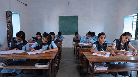 அரசுப் பள்ளிகளின் அவலநிலை தொடரக் கூடாது!