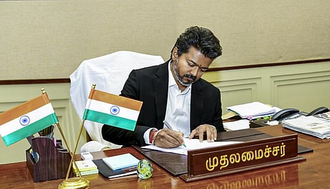 மழைக்காலம் நெருங்குவதால் வெள்ளத்தடுப்பு பணிகளை தாமதமின்றி தொடங்க அதிகாரிகளுக்கு முதல்வர் அறிவுறுத்தல்