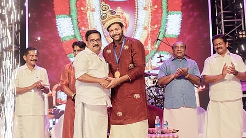 ரவி மோக​னுக்கு தேவி ரத்​னா விருது
