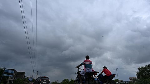 வானிலை முன்னறிவிப்பு: விழுப்புரம், கடலூர், மயிலாடுதுறை, தேனியில் கனமழை வாய்ப்பு