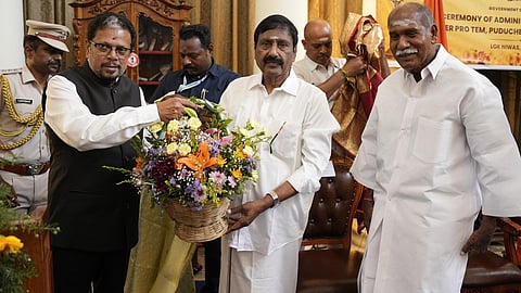 புதுச்சேரி தற்காலிக சபாநாயகராக அன்பழகன் பதவியேற்பு: மே.20-ல் கூடுகிறது சட்டப்பேரவை