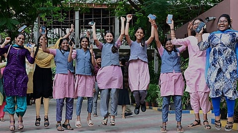 10-ம் வகுப்பு பொதுத்தேர்வு: புதுச்சேரி, காரைக்காலில் தனியார் பள்ளிகளில் 97.83% தேர்ச்சி