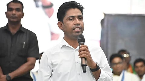 போட்டியில் இருந்து விலகிய ஃபால்டா தொகுதி திரிணமூல் வேட்பாளர் ஜஹாங்கீர் கான்