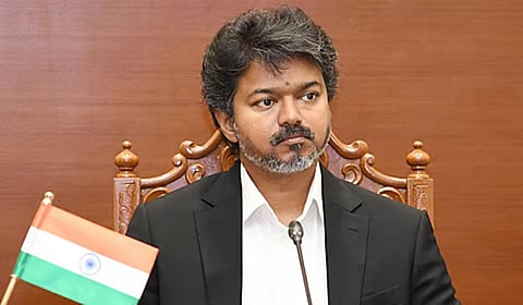 விவசாயிகள், மண்பாண்ட தொழிலாளர்கள் இலவசமாக வண்டல் மண் எடுத்துக்கொள்ள முதல்வர் அனுமதி