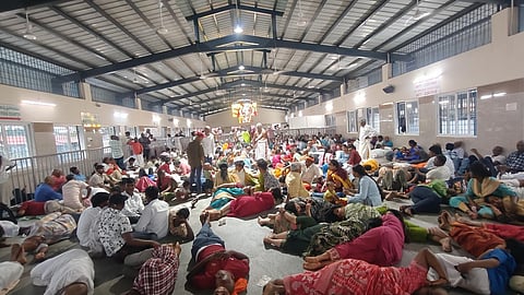 திருமலையில் குவிந்த பக்தர்கள் - சர்வ தரிசனத்துக்கு கட்டுப்பாடு