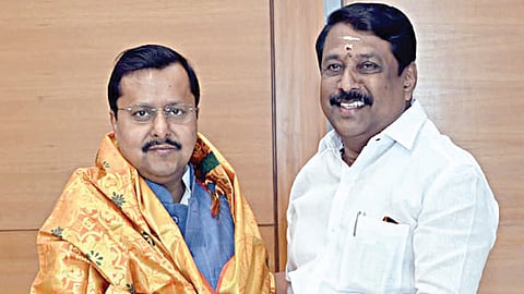 டெல்லியில் பாஜக தேசிய தலைவர் நிதின் நபினை சந்தித்த நயினார் நாகேந்திரன்.