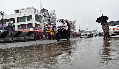 வானிலை முன்னறிவிப்பு: தமிழகத்தில் 19 மாவட்டங்களில் கனமழை வாய்ப்பு