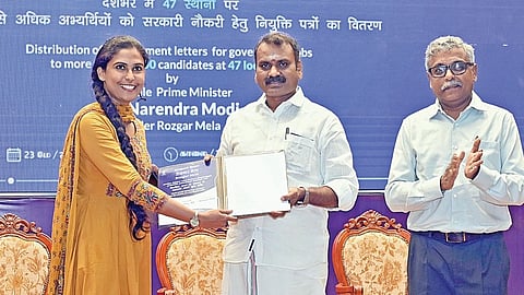 19-வது ‘ரோஜ்கார் மேளா’ - இலக்கை தாண்டி இதுவரை 12 லட்சம் பேருக்கு பணி - எல்.முருகன் பெருமிதம் 