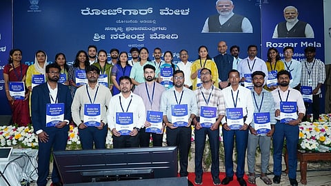 மத்திய அரசு வேலைக்கு தேர்வான 51 ஆயிரம் பேருக்கு பணி நியமன ஆணை
