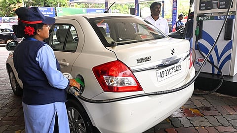 நாட்டிலேயே ஆந்திராவில் தான் பெட்ரோல், டீசல் விலை அதிகம்