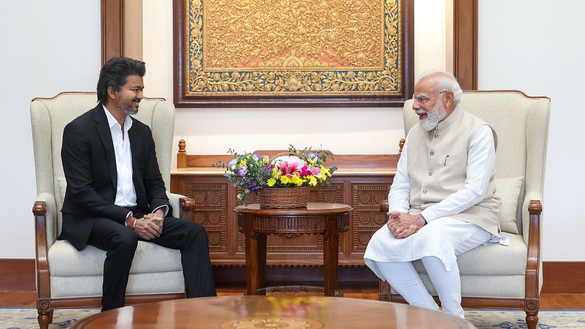 பிரதமர் மோடியுடன் முதல்வர் விஜய் சந்திப்பு - தமிழக அரசின் கோரிக்கைகள் குறித்த மனு அளிப்பு
