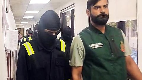 டெல்லி, மும்பை உள்ளிட்ட நகரங்களில் தாக்குதல் நடத்த திட்டமிட்ட 9 பேர் கைது 