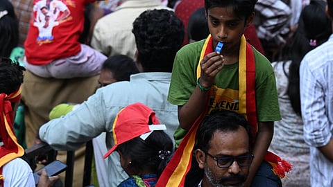 தவெகவுக்கு பெற்றோர் வாக்களிக்க குழந்தைகளை பயன்படுத்திய விவகாரம்: தேர்தல் ஆணையம், கட்சிகள் பதிலளிக்க உத்தரவு 