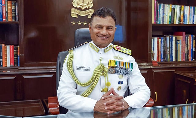 <div class="paragraphs"><p><em>புதிய கடற்​படை தளப​தி கிருஷ்ண சுவாமி​ நாதன்</em></p></div>