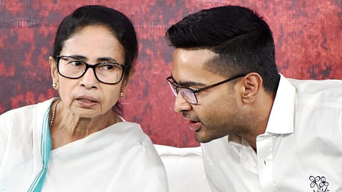 மம்தாவுக்கு எதிராக 50 எம்எல்ஏக்கள் போர்க்கொடி - திரிணமூல் காங்கிரஸில் பிளவு