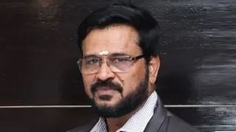 சட்டப்பேரவை செயலாளர் சீனிவாசன் ராஜினாமா