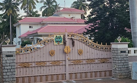 திண்டுக்கல்லில் அமலாக்கத் துறை சோதனை நடைபெற்ற ஏ.ஆர்.டெய்ரி புட் நிறுவன உரிமையாளர் ராஜசேகர் வீடு.